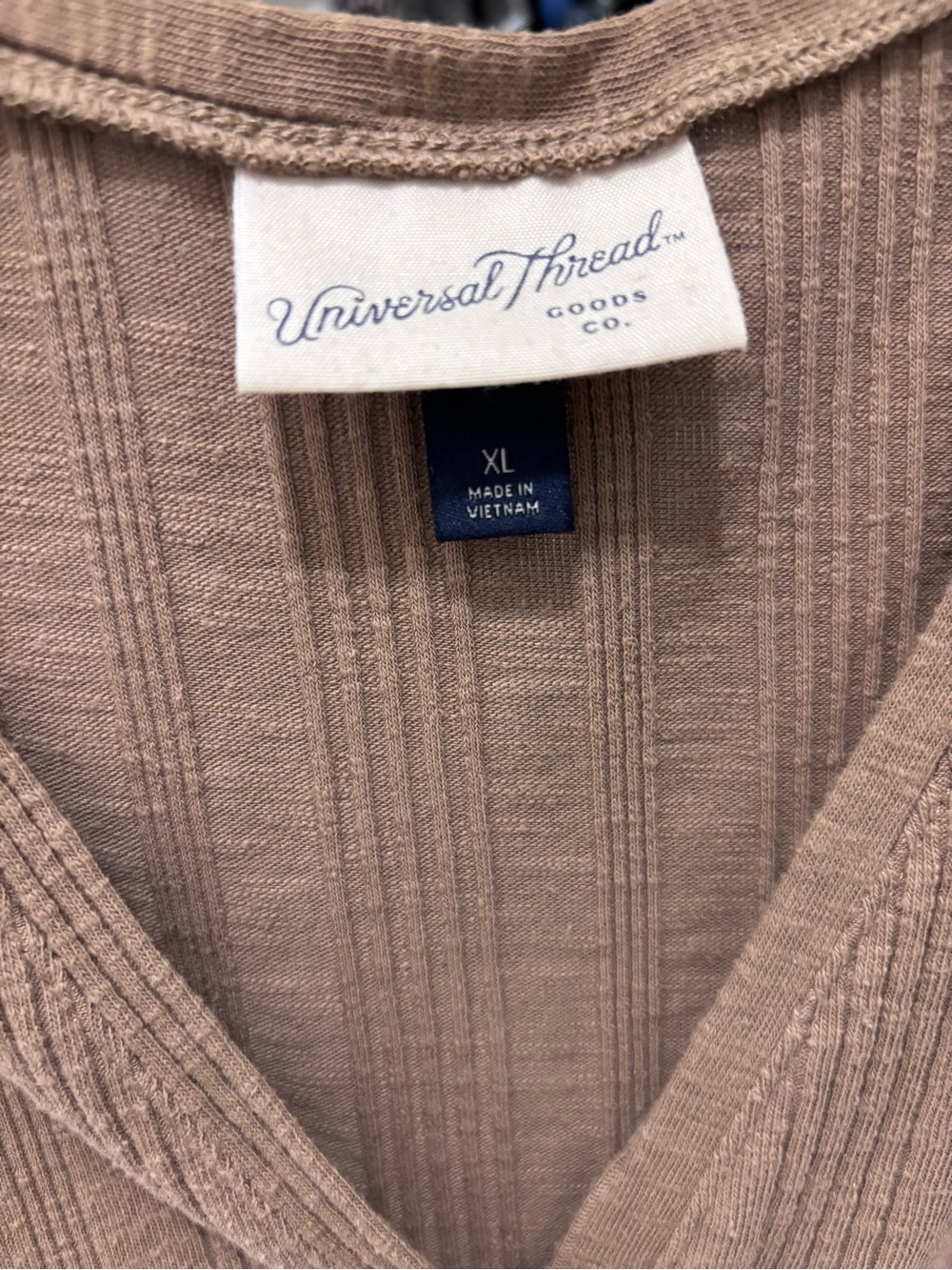 Universal Thread Sleeveless Button-Front Knit Tank - Picture 3 of 3
